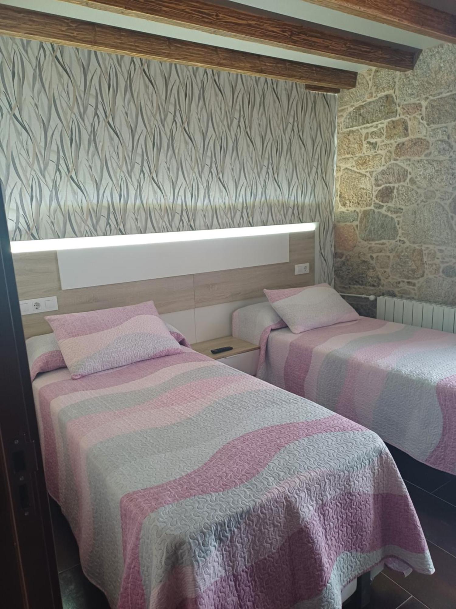 O Cabanel Albergue-Bar Villastose Dış mekan fotoğraf