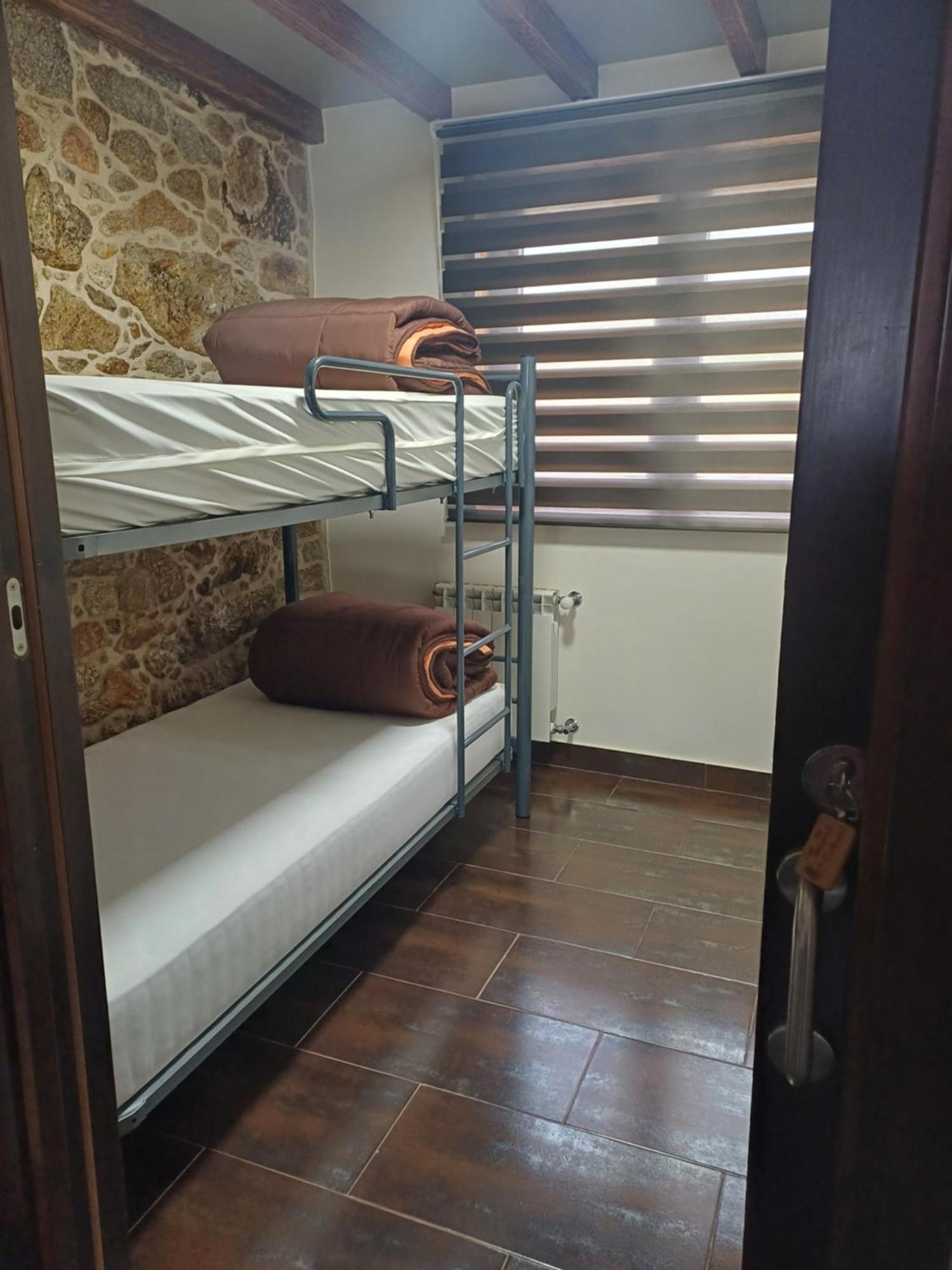 O Cabanel Albergue-Bar Villastose Dış mekan fotoğraf