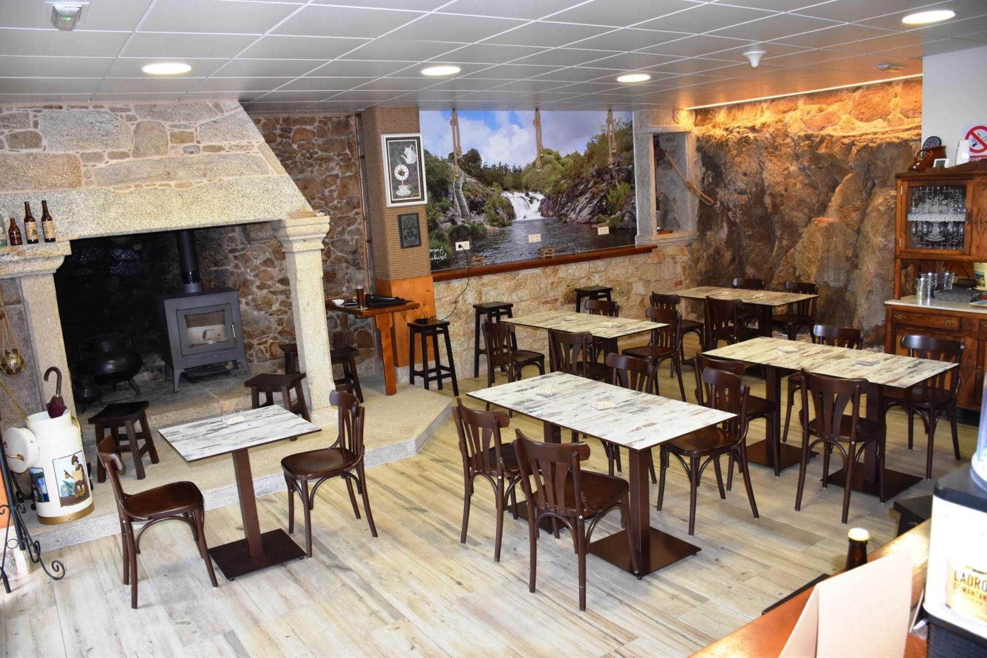 O Cabanel Albergue-Bar Villastose Dış mekan fotoğraf